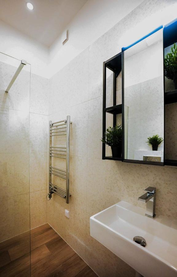 Greenlight Gallery By Newave Apartments Budapest Esterno foto